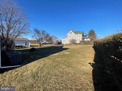 216 W 3rd Ave, Ranson, WV 25438 - photo 7