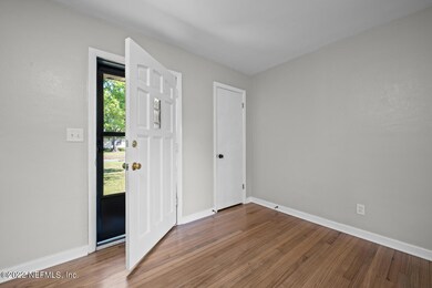 6228 Autlan Dr, Jacksonville, FL 32210 - photo 5