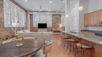Ample light from walls of windows