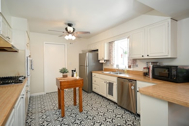 23712 W Main St, Plainfield, IL 60544 - photo 2