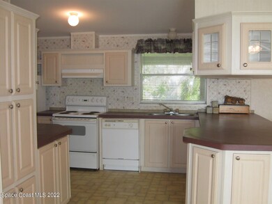 906 Hemlock St, Sebastian, FL 32976 - photo 6