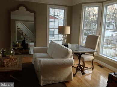 1108 Hillcrest Dr SW, Vienna, VA 22180 - photo 5