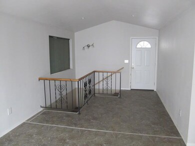L16004N Entry way
