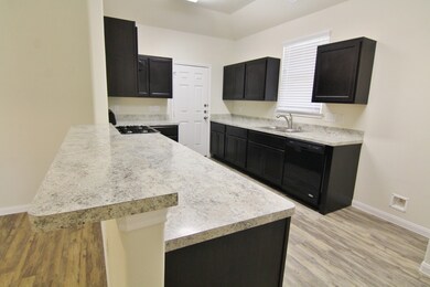 692 Fallow Ln, Alvin, TX 77511 - photo 7