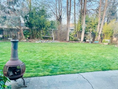 938 SW Mary Ave, Grants Pass, OR 97526 - photo 3