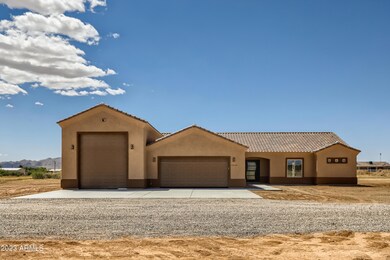 02 Exterior Front