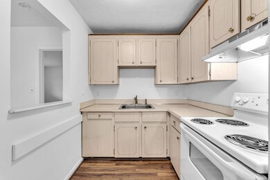 121 Grove St unit 4, West Roxbury, MA 02132 - photo 3