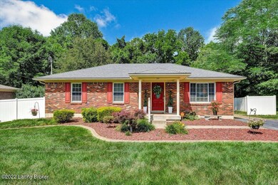 221 Dogwood Dr, Mount Washington, KY 40047 - photo 2
