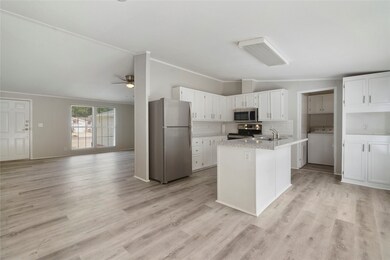 Beautiful Fully remodeled kitchen