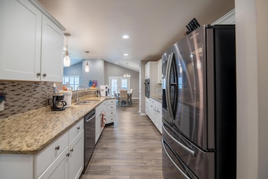 646 Hidden Pine Way, Fort Mitchell, KY 41017 - photo 4