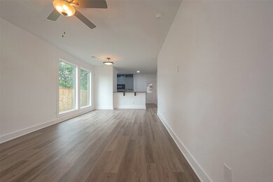 2710 Dewey St, Waller, TX 77484 - photo 4