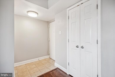 134 Roberts Ln unit 301, Alexandria, VA 22314 - photo 4