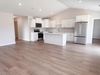 617 Field Point St, Roberts, WI 54023 - photo 4