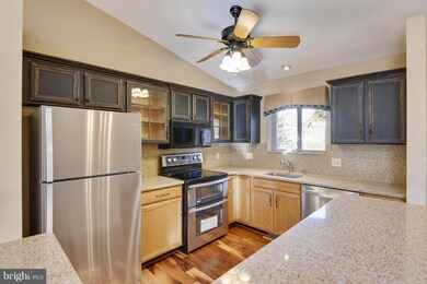 112 Maple Dr, Annapolis, MD 21403 - photo 3