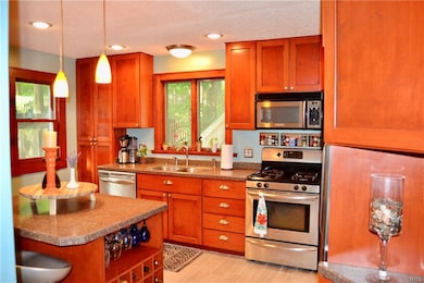 207 Carlton Rd, Syracuse, NY 13207  Classic Bungal