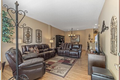 15702 Emerald Dr N unit 6, Hugo, MN 55038 - photo 3