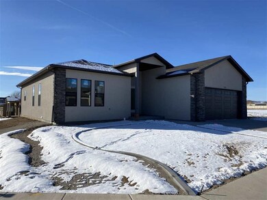 675 Cloverglen Dr, Grand Junction, CO 81504 - photo 2