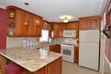18 Westminster Dr unit U167, Nashua, NH 03064 - photo 2