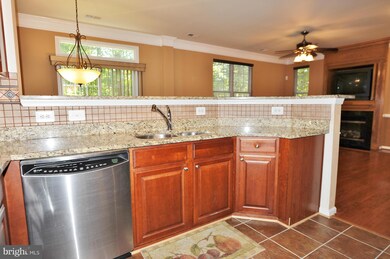 8931 Milford Haven Ct unit 31C, Lorton, VA 22079 - photo 6