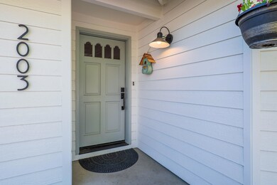 2003 NW Sarum Cir, Grants Pass, OR 97526 - photo 2