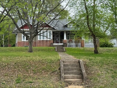 402 S Main St, Lawrenceville, VA 23868 - photo 2