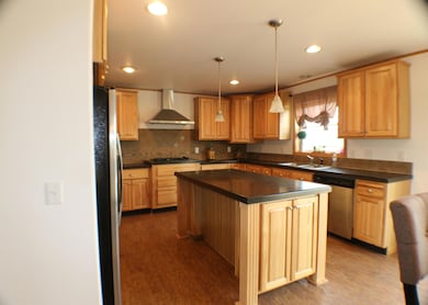 14957 Cochise St, Williston, ND 58801 - photo 6