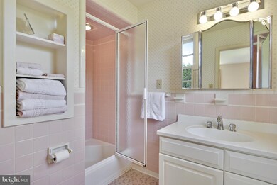 8308 Twin Forks Ln, Chevy Chase, MD 20815 - photo 7