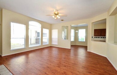 15410 Oak Lake Glen Dr, Sugar Land, TX 77498 - photo 5