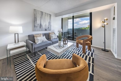 Highpointe Condominium unit 912, Alexandria, VA 22304 - photo 2