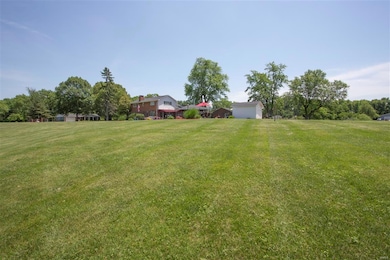 1112 S Clinton Rd, Caseyville, IL 62232 - photo 5