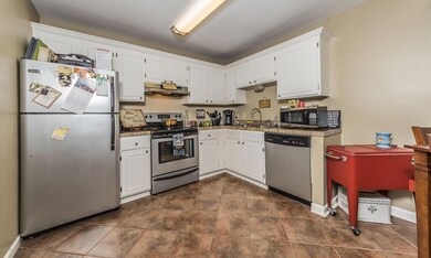 8 Kitchen 1 (2)