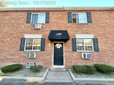2445 Torquay Ave unit 209, Royal Oak, MI 48073 - photo 2