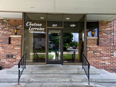 850 S Lorraine Rd unit 3C, Wheaton, IL 60189 - photo 2