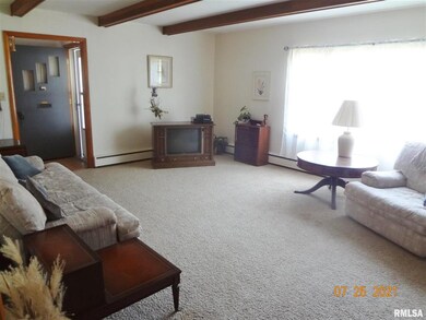 125 Southgate St, Lincoln, IL 62656 - photo 3