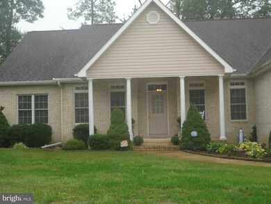 23254 Jenifer Ct, Leonardtown, MD 20650 - photo 2