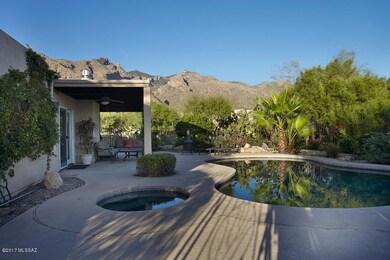 Pool, Spa & Mountain Views