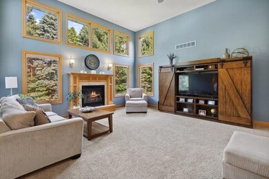 03_4832MarilynJaneWay_2017_LivingRoom_Lo