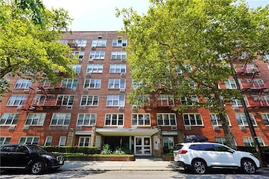The Dauphin unit 6N, Brooklyn, NY 11230 - photo 3