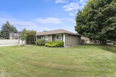 3-web-or-mls-536-e-cloverleaf-dr