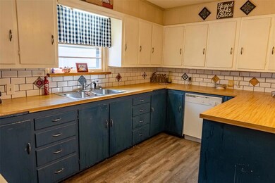 113 W Russell Ave, Bonham, TX 75418 - photo 7