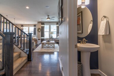 11017 S Gresham Dr South-large-008-104-4