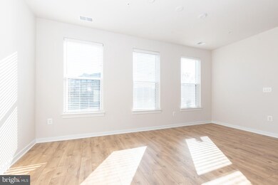 13639 Dulles Technology Dr unit 158, Herndon, VA 20171 - photo 7