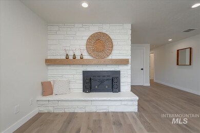 612 W Carnelian Ln, Eagle, ID 83616 - photo 6