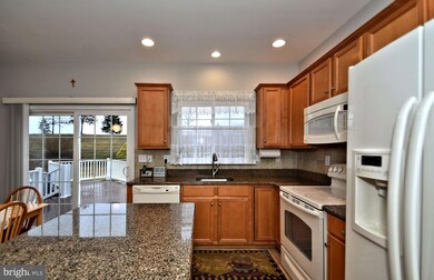 308 Summer Grove Ln, Pottstown, PA 19464 - photo 7