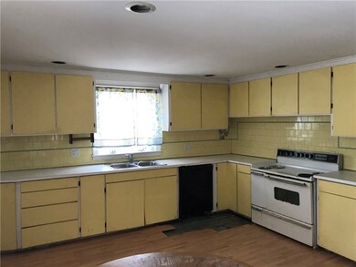 154 Mount Saint Charles Ave, Woonsocket, RI 02895 - photo 2