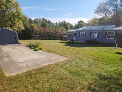 132 Oneil Rd - side yard