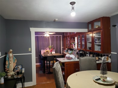 712 E Lobit St, Baytown, TX 77520 - photo 4