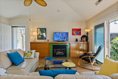 008_1013_summerlin_falls_court-8