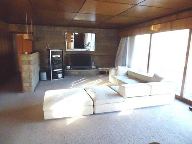 3226 Woodland Pkwy, Columbus, IN 47203 - photo 4