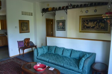 11 Upstairs Sitting Area (2)